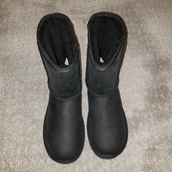 UGG Classic Short Leather Black Boots, Size 7 - Picture 7 of 10